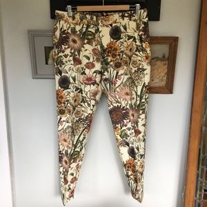 ZARA Woman Tapered leg FLORAL Pants Size 30
